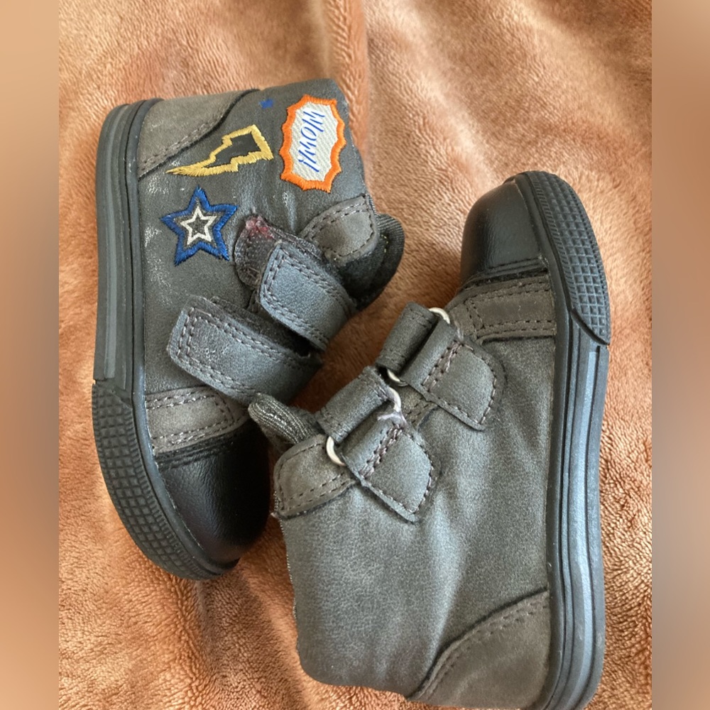 Toddler boots size 4